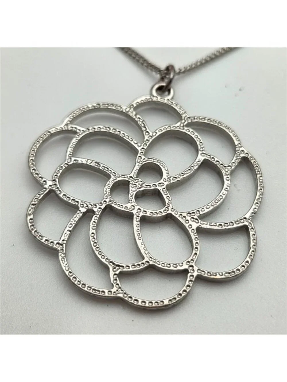 Madewell Layered Flower Pendant Necklace Faux Pearl Silver Tone 21 in adj. - Picture 2 of 7